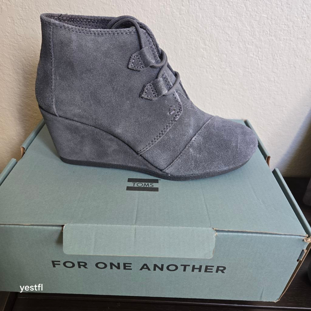 TOMS Kala, Grey Suede Wedge, Lace-up Booties, Forged Iron, Size 7.
